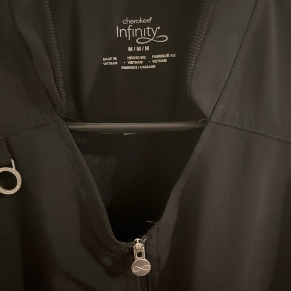 Cherokee Infinity scrub jacket - Picture 3 of 4
